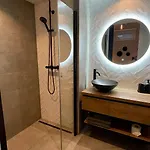 Royal 招待所 4*